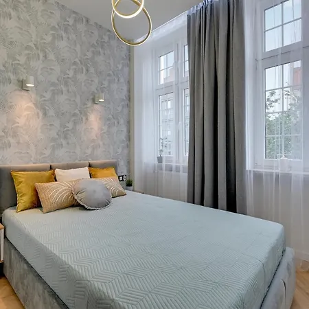 Ideal Przy Zurawiu *